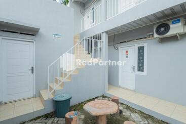 هتل Atiq Homestay Syariah Mitra Reddoorz