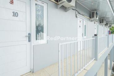 هتل Atiq Homestay Syariah Mitra Reddoorz
