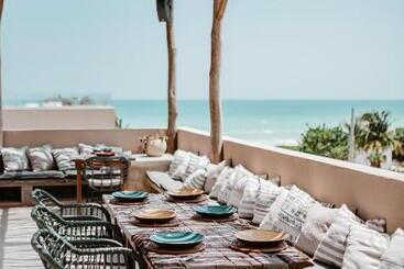 هتل Dos Mares Barefoot