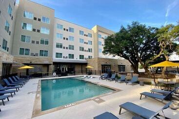 Cambria Hotel Austin Uptown Near The Domain