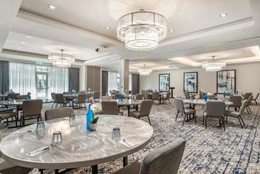 Cambria Hotel Austin Uptown Near The Domain