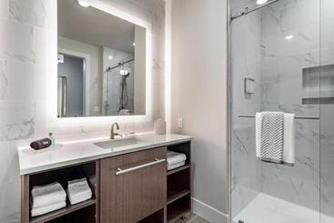 Cambria Hotel Austin Uptown Near The Domain