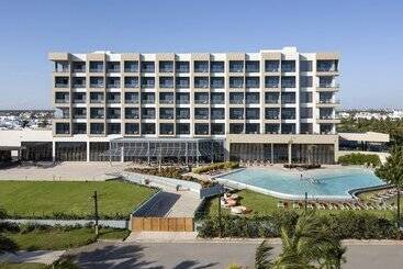 هتل Hilton Garden Inn La Romana
