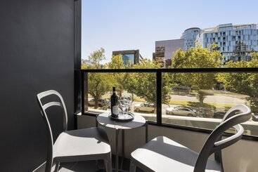 هتل Oaks Melbourne St Kilda Road
