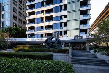 هتل Oaks Melbourne St Kilda Road