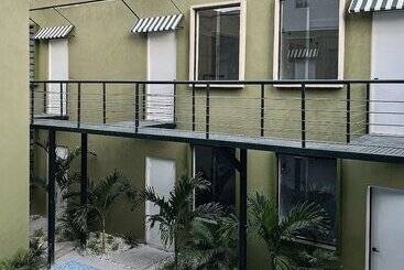 هتل Oasis Tropical