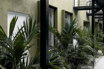 هتل Oasis Tropical