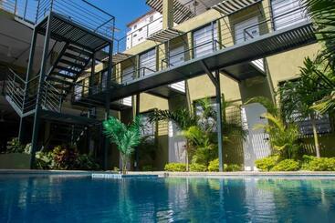 هتل Oasis Tropical