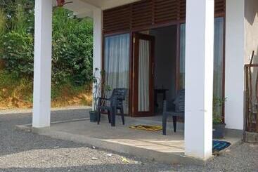 هتل Sparrow Villa Mirissa