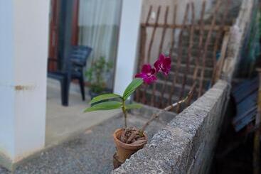هتل Sparrow Villa Mirissa