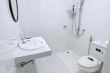 هتل White Seaview Residence