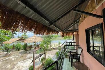 پانسیون Bamby Chilling House   Feel The Nature