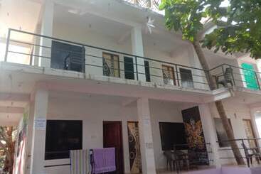 پانسیون Est Hem Guesthouse Arambol