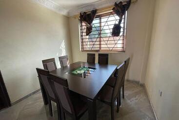 پانسیون Okf Obouba Apartment