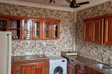 پانسیون Okf Obouba Apartment