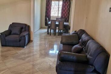 پانسیون Okf Obouba Apartment