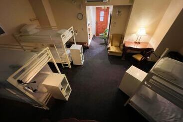 هاستل Bposhtels Tampa