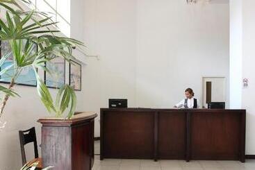 هاستل Tinidee Inn Ranong
