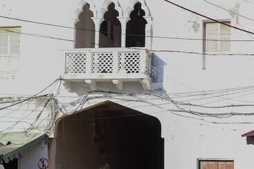 تختخواب و صبحانه La Neisha Hotel Zanzibar