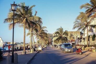 تختخواب و صبحانه La Neisha Hotel Zanzibar