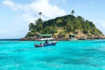 تختخواب و صبحانه Mary & Matt Lodge