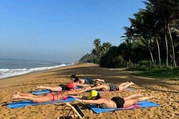 酒店 Dhammika Beach Palace