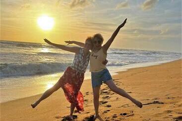 酒店 Dhammika Beach Palace