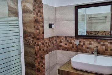 酒店 Dhammika Beach Palace