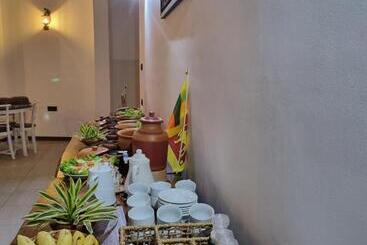 酒店 Dhammika Beach Palace