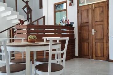 酒店 Dhammika Beach Palace