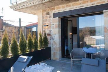 هتل Duruelo Mountain Suites