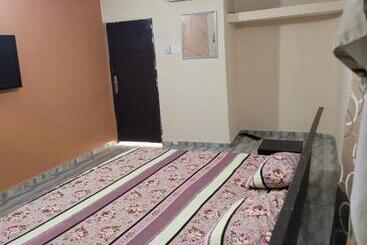 هتل Eko Akete Guest House