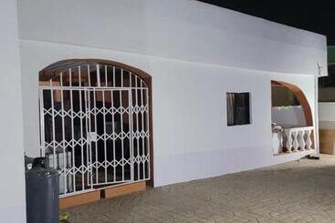 هتل Eko Akete Guest House