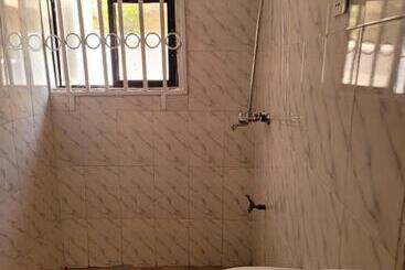 هتل Eko Akete Guest House