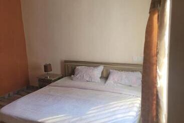 هتل Eko Akete Guest House