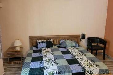 هتل Eko Akete Guest House