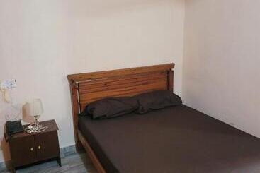 هتل Eko Akete Guest House