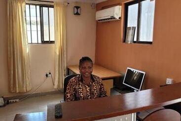 هتل Eko Akete Guest House