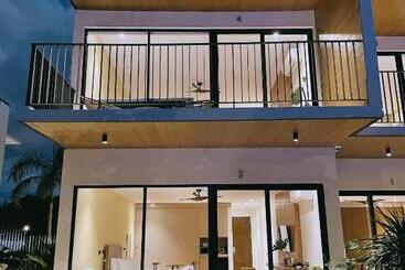 هتل Gunita Villas