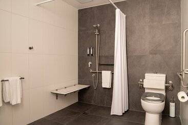 هتل Mantra Tonsley Adelaide