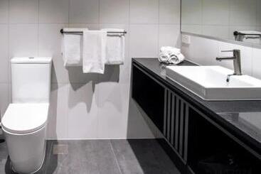 هتل Mantra Tonsley Adelaide