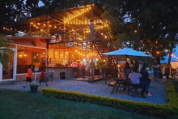 هتل Rancho Sofia