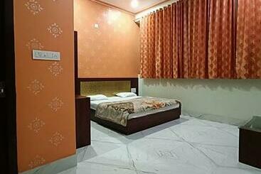 酒店 Subham Residency And Restaurant