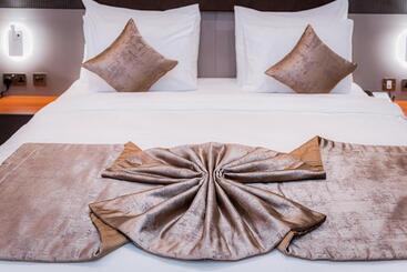 هتل Wali S Suites