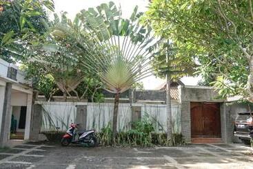 پانسیون Villa Dende Lombok