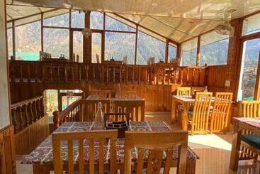 استراحتگاه Sairra   Hotel & Restaurant