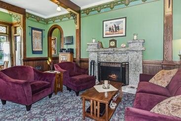 The Kirkhouse Bed And Breakfast