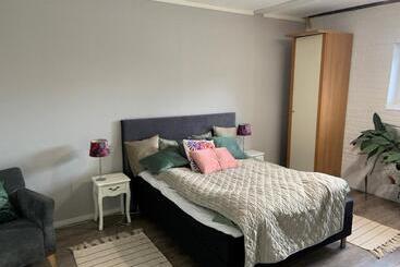 Bed and Breakfast Abonnera Alingsgård För Upp Till 14 Personer   Kök Finns  Spabad Inomhus   Padel   Gym   Biljard Ing
