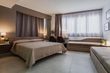 تختخواب و صبحانه Archimede S Rooms