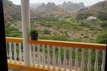 تختخواب و صبحانه Casa Familiar Pôr Do Sol